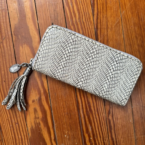 NWT Cole Haan Snakeskin Wallet with Tassle in Grey and Off-White - Picture 2 of 9